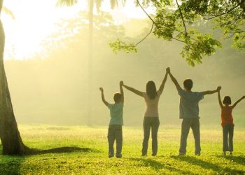 Iubiți altruist în familie!