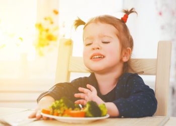 STOP – mofturilor la mâncare!