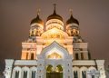 4 piloni pentru edificiul familiei