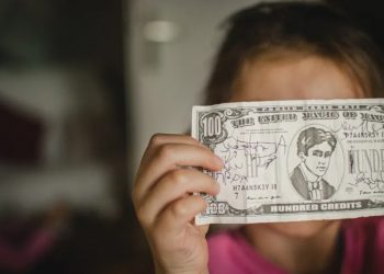 Cât costă să crești un copil