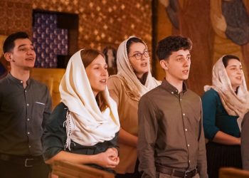 Un glas plin de iubire