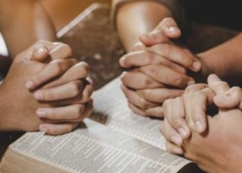 Cum se raportează o familie creștină la încercări